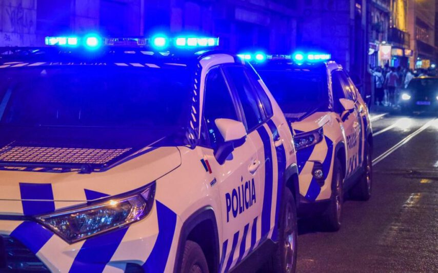 police cars with warn lights on