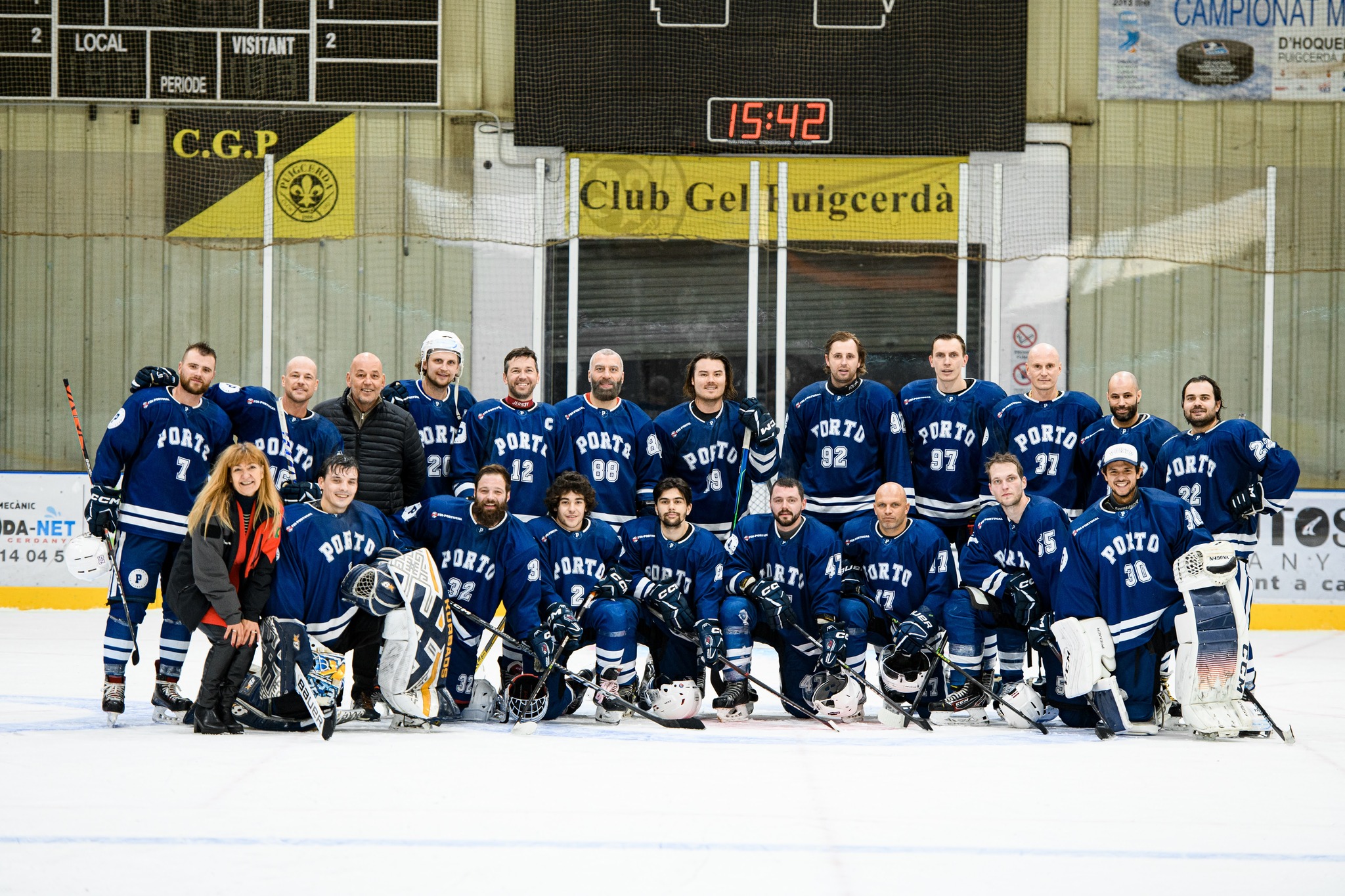 members of hc porto ice hockey team